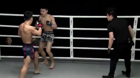 潘家运全场压制对手以暴制暴 最终对手郑博因伤弃赛！