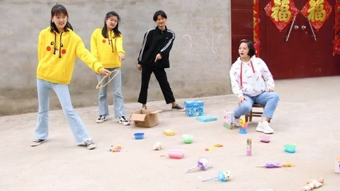 美女家务事 老板摆摊套无硼砂泥