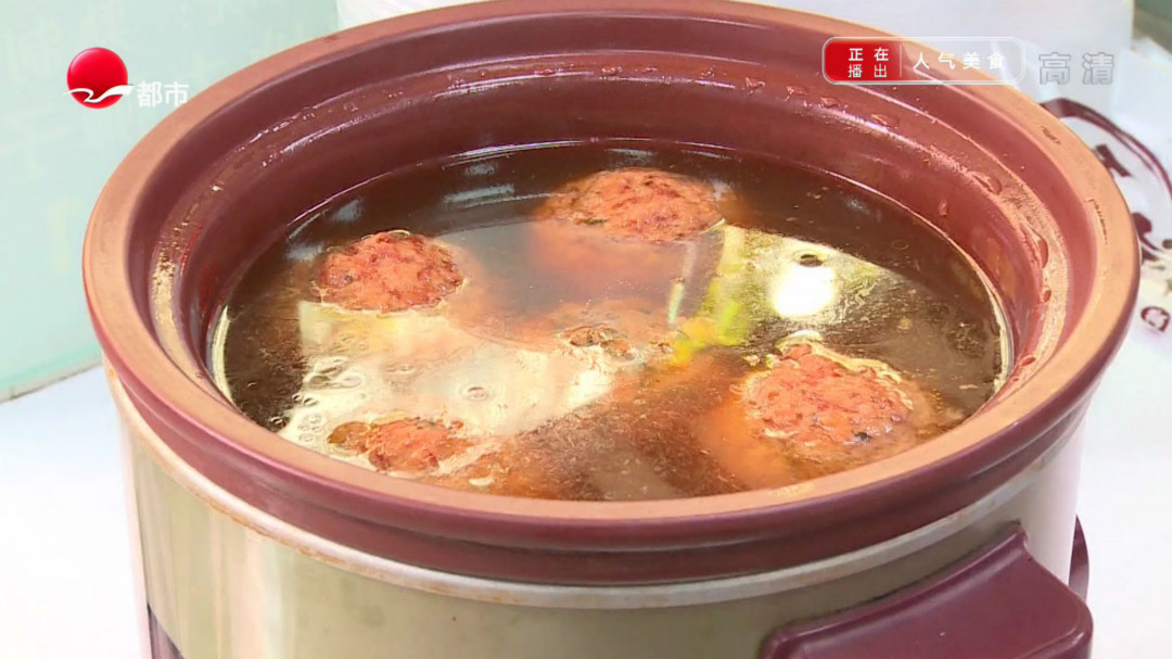 人气美食 兰溪路纯手工狮子头 黄泥咸鸭蛋来助阵