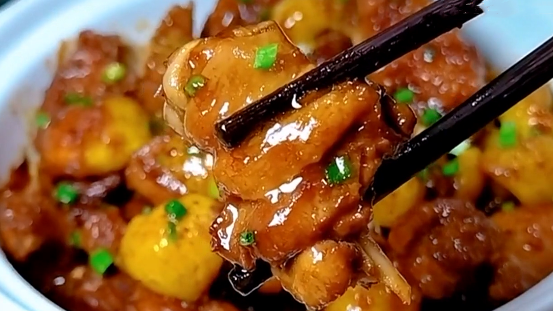 人气美食 秋冬时令栗子烧鸡 板栗不碎有诀窍