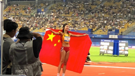 大运会女子100米栏吴艳妮获得亚军，对手：她非常厉害