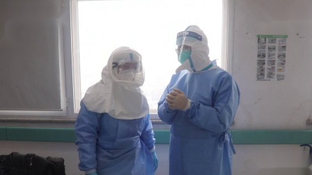 与病毒赛跑的人