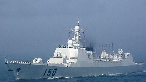 中国舰船开始向新划定搜救区域进发