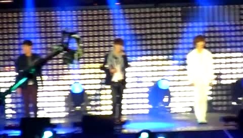 IU kiss&cry More Than Words 韩国现场 主Kevin 饭拍版 12/02/08-U-Kiss (UKiss)