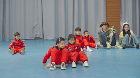变形联盟之少年航天梦 月球篇 第2季 探测月球