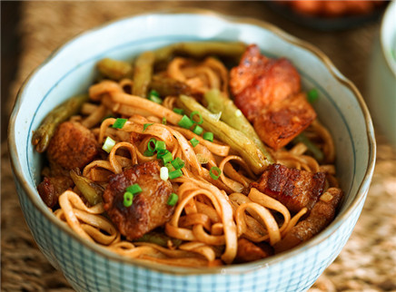日食记 回家第一件事就是吃这个豆角焖面