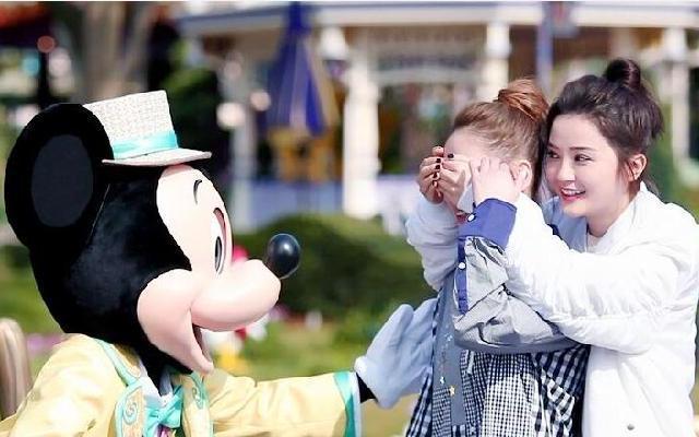 第二季《熟悉的味道》第9期:双生姐妹花嗨唱KTV 举手投足展现超强默契