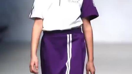 新视界 北京学生穿着校服走T台
