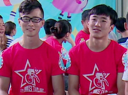 摇啊笑啊桥 帅气小哥哥现场酷炫单车秀