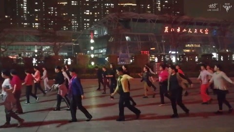 广场舞 夜间城市风景线！广场舞！