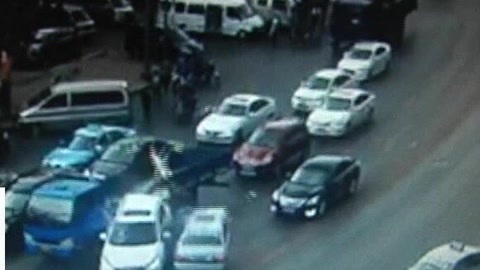 城市直通车 的哥撞死母子被判3年
