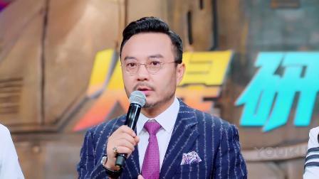 杨迪被活章鱼嘬到嘴裂