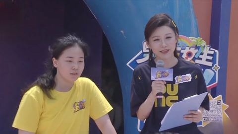 男生女生向前冲之绿队卯足全力冲刺 黄队使出浑身解数