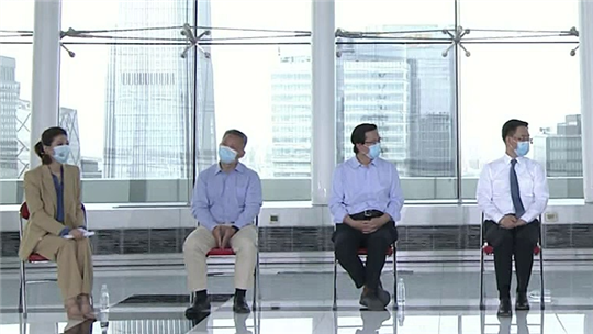 老师请回答 大中小学同上一堂课 马磊讲述新冠肺炎中一线医生的英雄事迹
