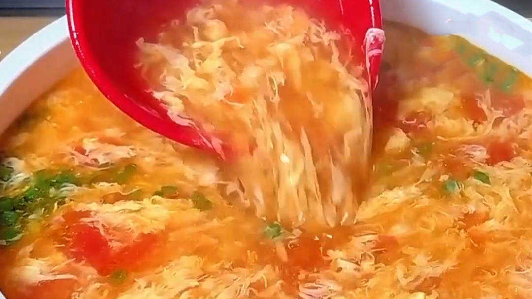 人气美食 家常料理番茄蛋汤 蛋花不沉底有妙招