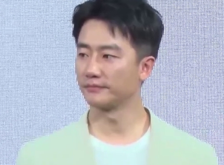 饭爱豆娱乐 黄轩分享秋冬护肤心得