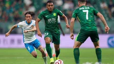 中超-国安1-0西海岸登顶 恩加德乌造乌龙