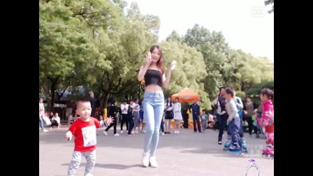 舞者滢滢 第一季 滢滢在公园表演性感热舞《PARTY》超强感染力连小孩也跟着跳
