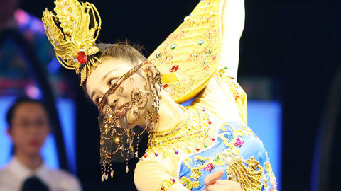 国学小名士第二季 郦波带唱经典《送别》 飞天重现反弹琵琶神技