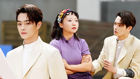 锁死!许凯环抱辣目洋子