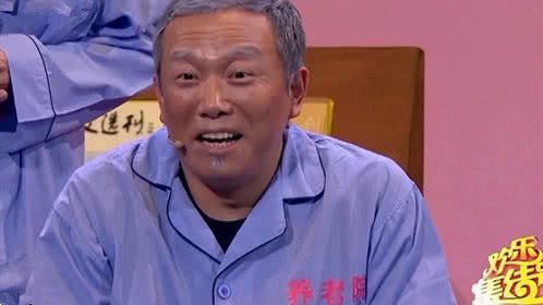 欢乐集结号 水枪书法靠执着 超市员工需努力