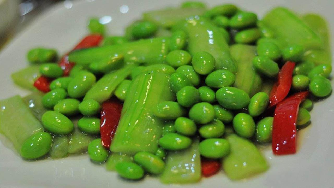 美&middot;食 丝瓜炒毛豆掌握这个步骤，毛豆才能熟透