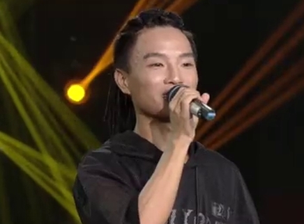 娱乐大歌厅2016 酒吧歌手谢森狂放不羁