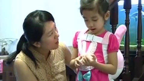 老爸老妈看我的 冰淇淋美女轩轩变身妈妈助手