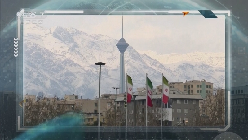 《防务新观察》 20260114 美国军事干涉伊朗一触即发？英媒称美军第11空降师或执行“入侵”格陵兰计划