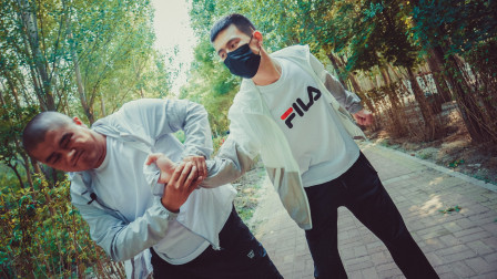 小义防身术 被坏蛋紧紧抓住，任何招式都逃脱不掉时，这1招最好用