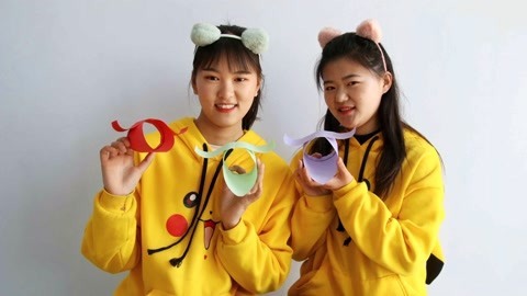 美女家务事 小晴用卡纸叠太乙飞猪