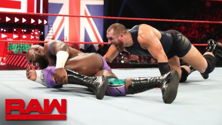 WWE RAW 2019 【RAW 05/13】阿波罗在翻腾中伤到膝盖