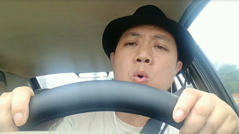 唱罢吹灯 中秋节大叔回家路堵唱神曲