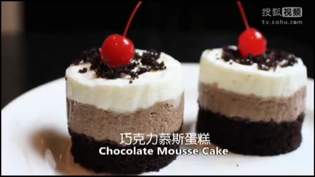 美&middot;食 三色巧克力慕斯蛋糕，颜值高的蛋糕总是不忍下口