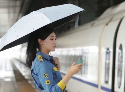 新闻大求真 流动的雨水真的会导电吗？