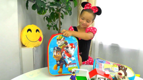 苏菲亚玩转各类创意存钱罐