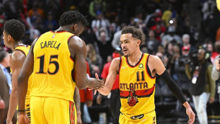 2021-2022赛季NBA集锦 NBA-特雷-杨33+15 克莱37+7 老鹰击退勇士