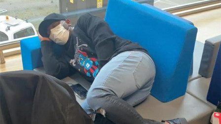 中国男足冲击2022世界杯 洛国富深夜滞留机场愤怒喷足协：一点都不尊重我们