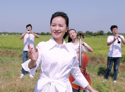 雷佳追溯40年前的“希望”故事