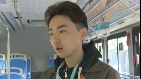 法治中国60分 女子公交车内行窃被抓 货车超载遭查暴力抗法被拘