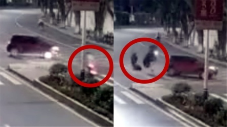摩托车疾速撞向汽车瞬间人仰车翻 人车动作十分同步