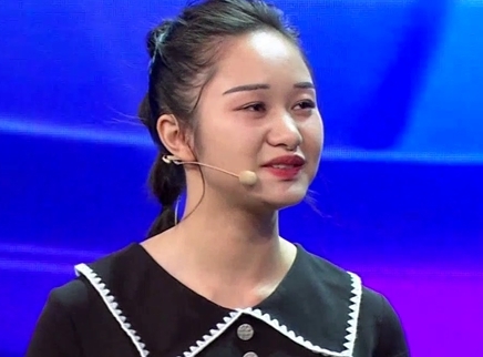 跨时代战书 妈妈重病坚持抚养女儿长大