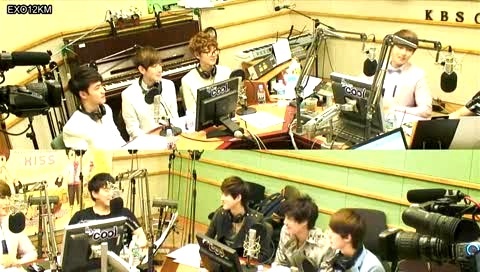 IU kiss&cry Kiss The Radio 中文字幕 12/05/07-EXO-K