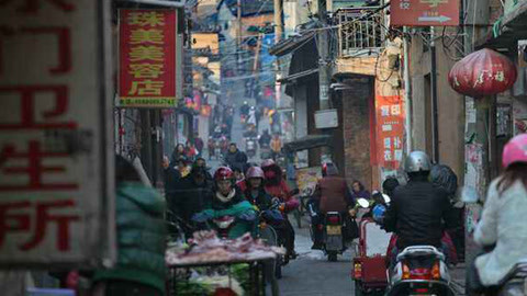 高臻臻的脑细胞 真实案例：这个时代会做生意的，卖的根本不是产品是体验