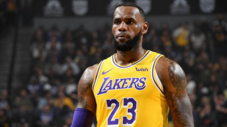 NBA热辣资讯 NBA官方公布后半赛季球衣销量Top15：詹姆斯&哈登&库里