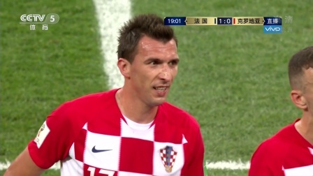 7月15日五大囧镜：法国门神洛里“卡利乌斯”式失误 球迷冲进场内肆意奔跑