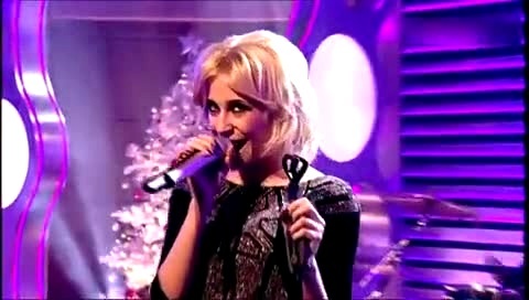 IU kiss&cry Kiss The Stars (The National Lottery Draws)现场版 11/12/31-Pixie Lott (小精灵洛特)