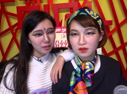 818超女聊天室 周吉芳姐妹变装上演魔性五连拍
