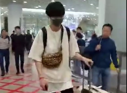 全民路透社 孟子坤与粉丝打招呼“好久不见”