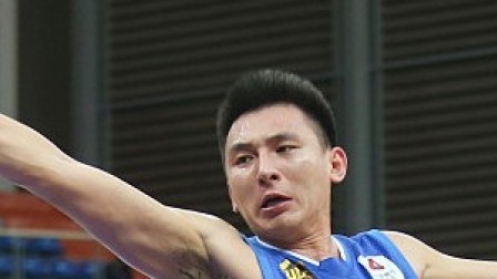 CBA 18/19赛季 辽宁VS四川第四节： 四川写意配合持续追分，黄荣奇钟诚互飚三分